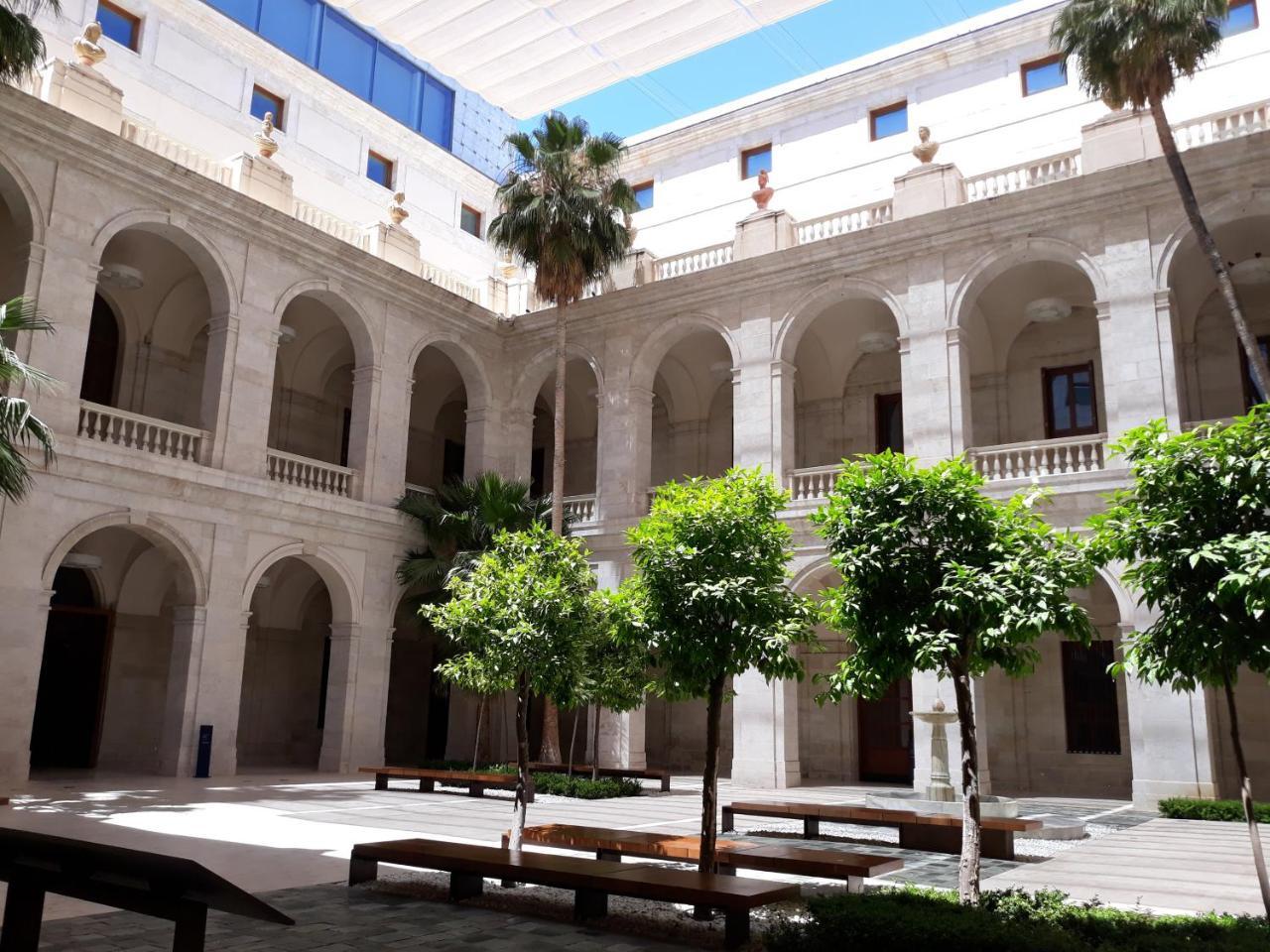 Stay Home & Away In The Heart Of Historical Town Of Malaga Zewnętrze zdjęcie